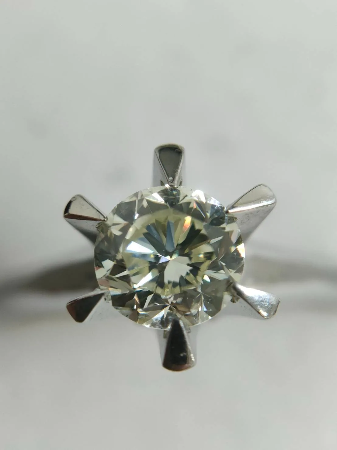 所沢市のお客様で出張買取サービスを使ってダイヤモンドを売るならお任せください！