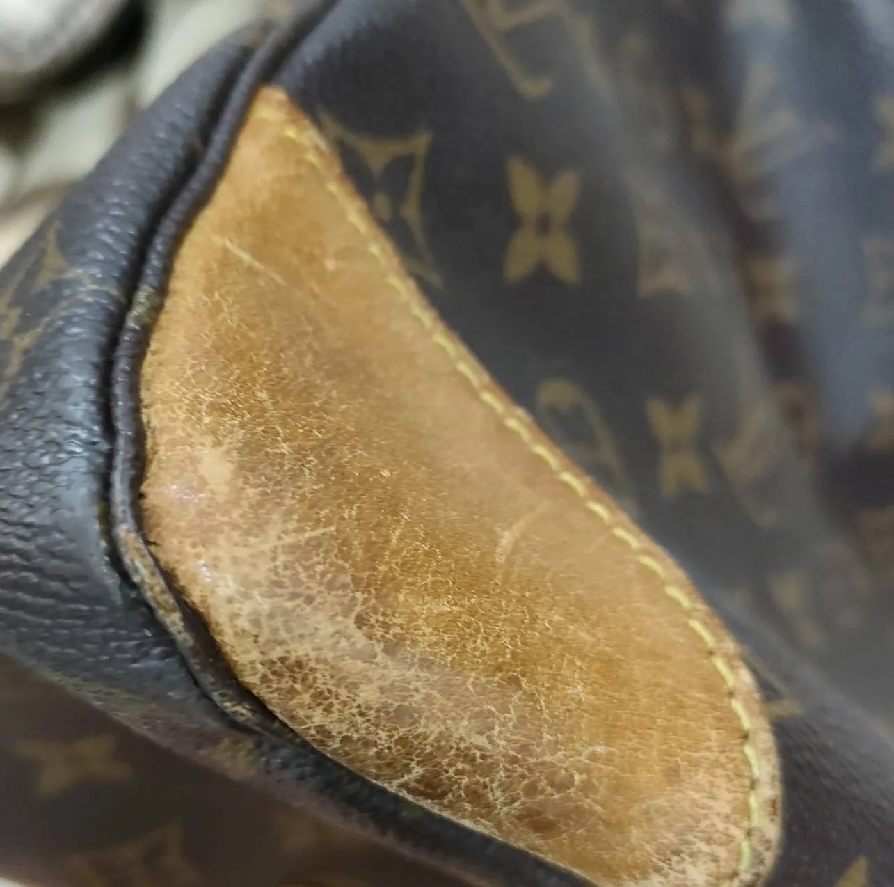 入間市狭山台でルイヴィトン バッグ買取！角スレ・革ダメージも高価査定【買取強化中】