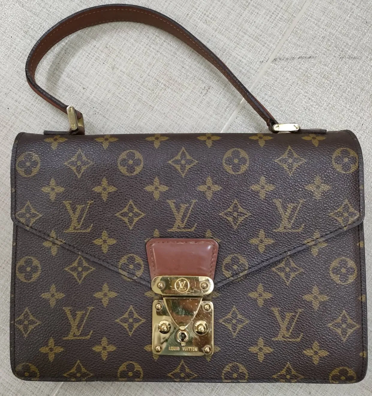 【入間市東藤沢】ルイ・ヴィトン（Louis Vuitton）「モンソー」をお買取！古いヴィンテージ品・内側ベタつきのあるバッグも高価買取いたします