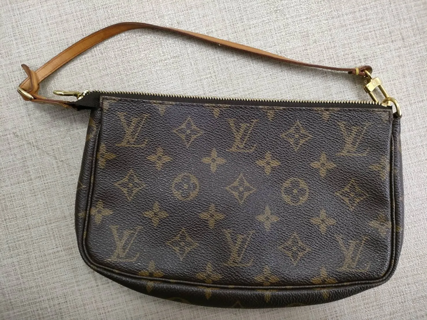 【入間市 東藤沢】ルイヴィトン モノグラム ポシェットアクセソワールをお買取!価格高騰中のミニバッグ高価買取